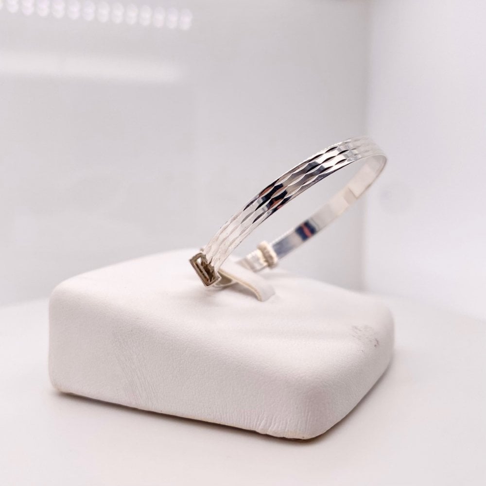 Sterling Silver Expandable Baby Bangle Diamond Cut Design SCE4B