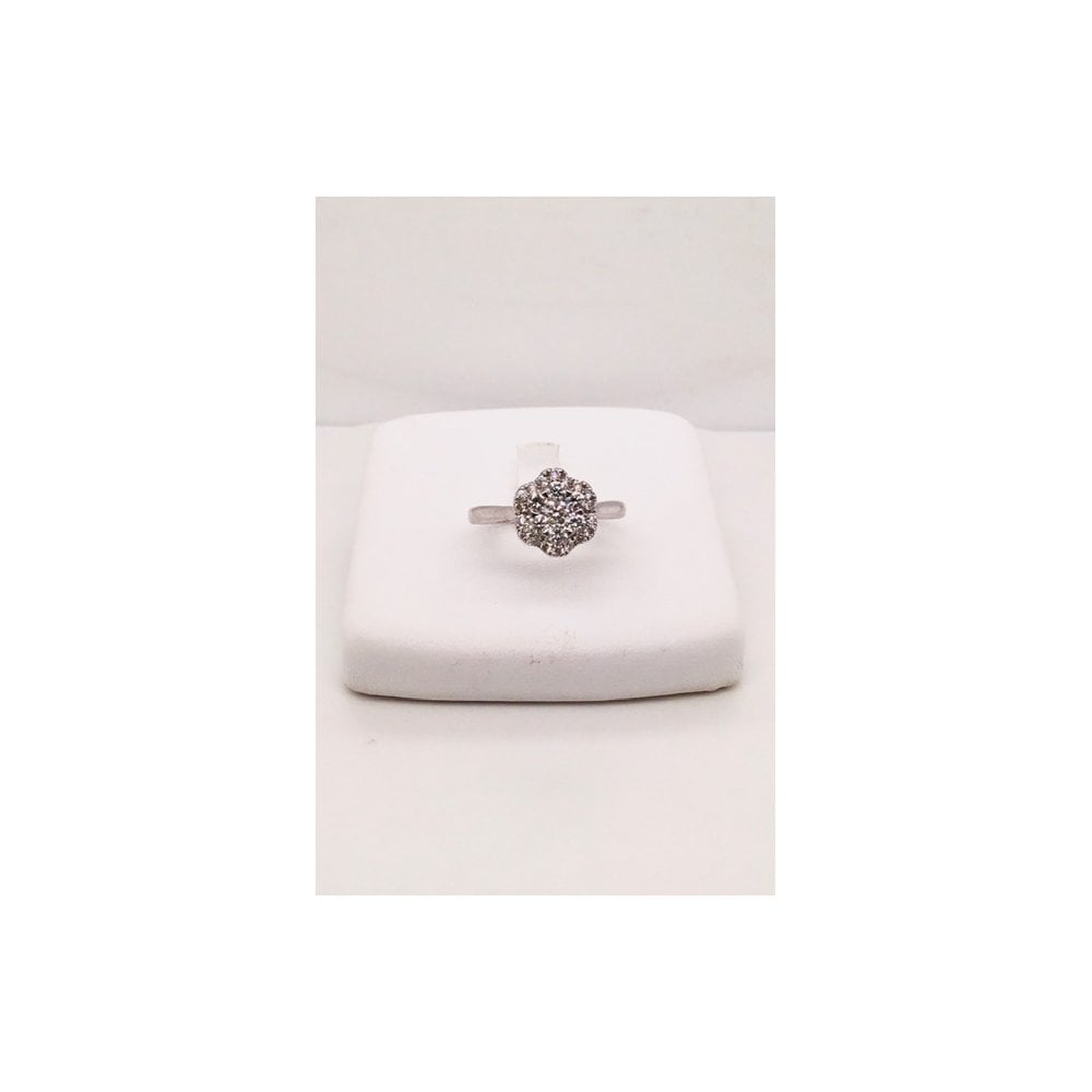 18ct White Gold Ladies Diamond Cluster Ring 0.74 Carat