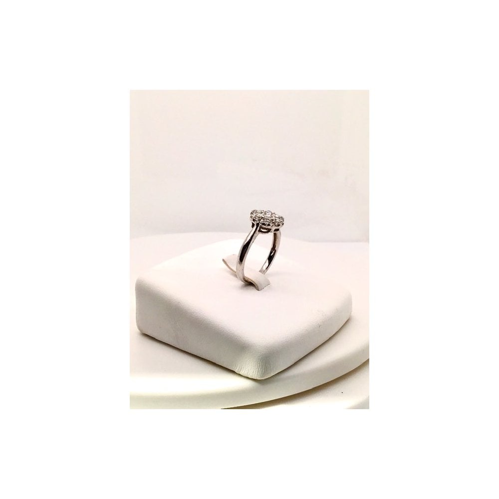 18ct White Gold Ladies Diamond Cluster Ring 0.74 Carat