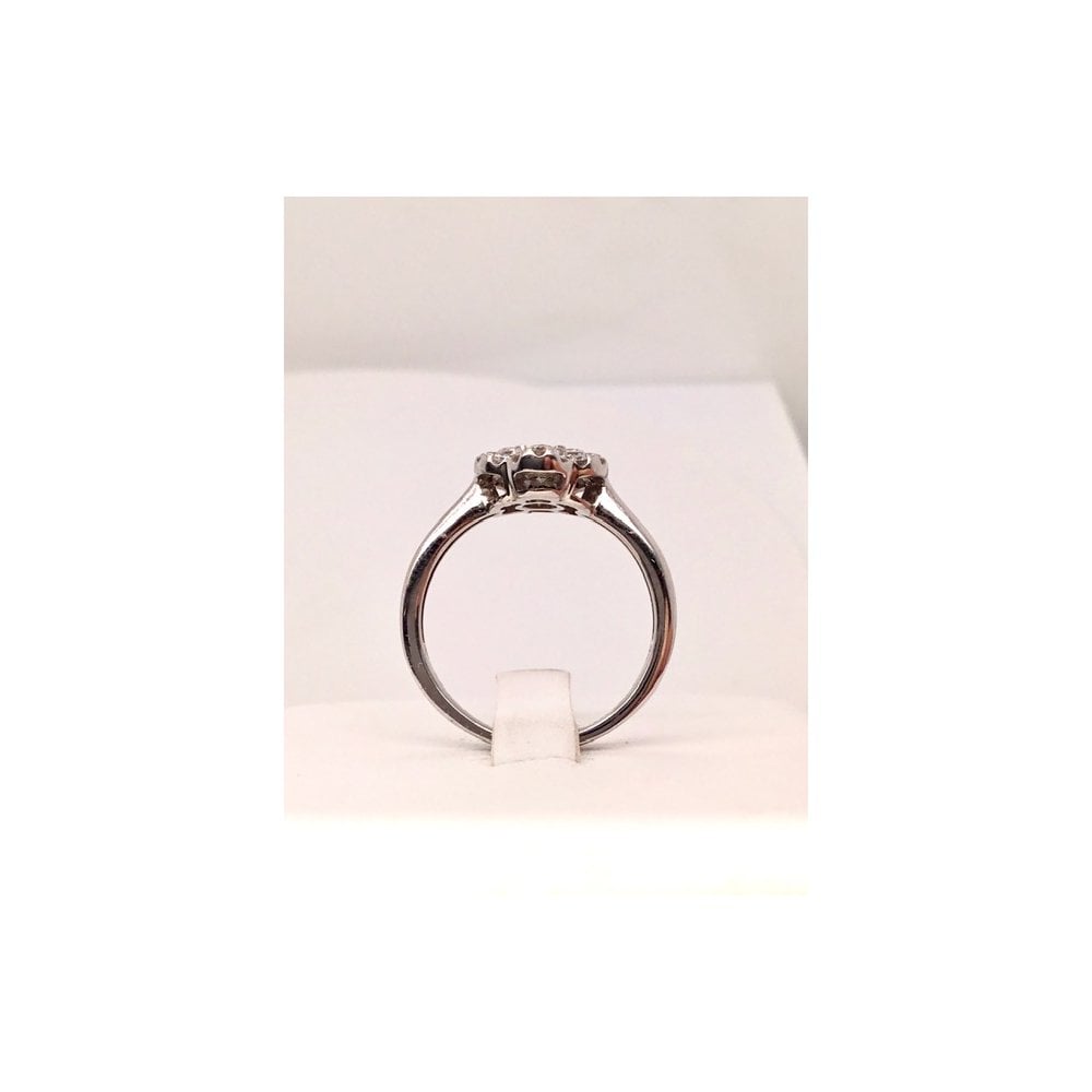 18ct White Gold Ladies Diamond Cluster Ring 0.74 Carat