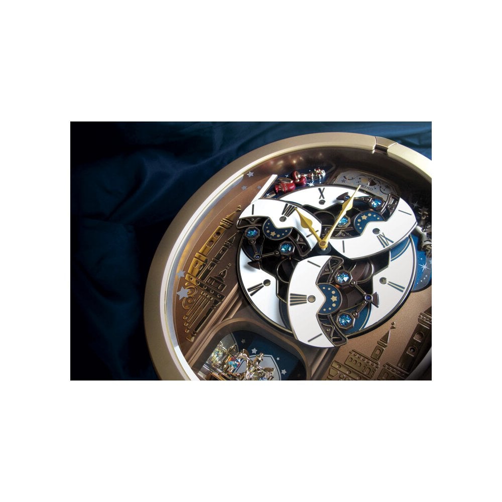 Melodies in Motion Chiming Musical Quartz Wall Clock QXM350G