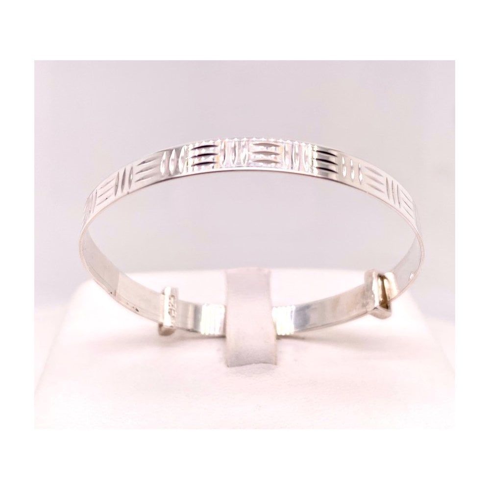 Sterling Silver Expandable Baby Bangle With Diamond Cut SCE4N
