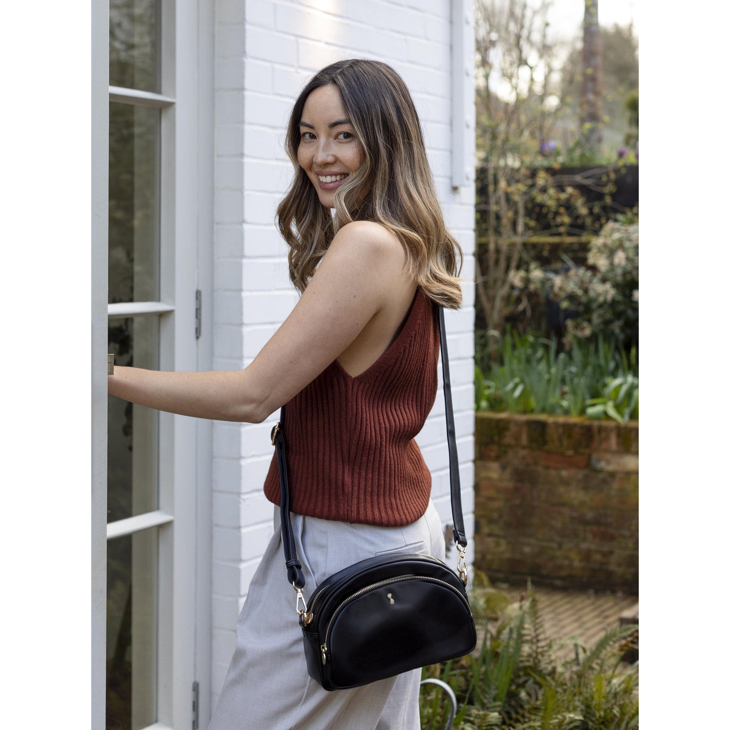 Ladies Black Crossbody Bag with Shoulder Strap 76210