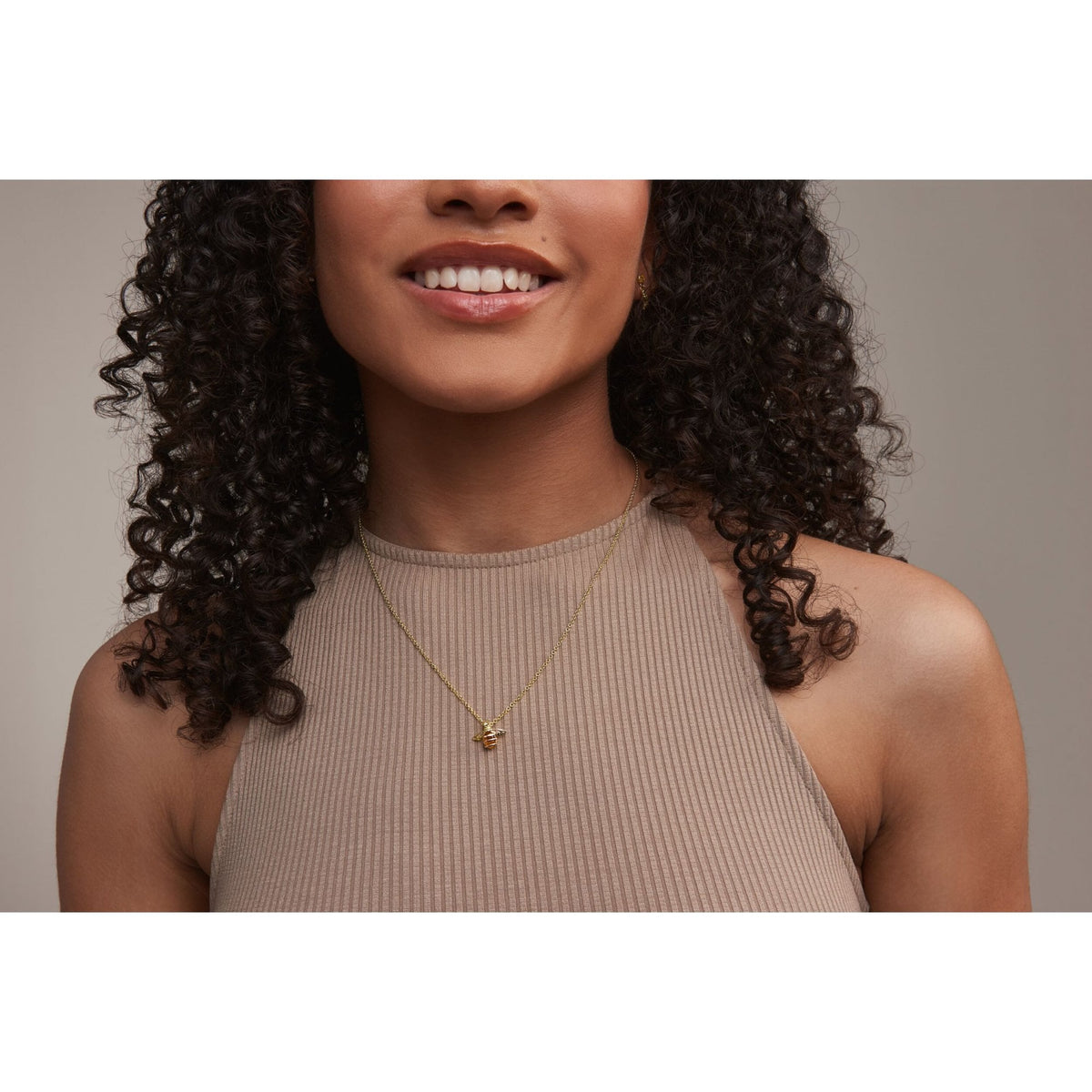 9ct Gold Ladies Hoey Bee Pendant HNBCP