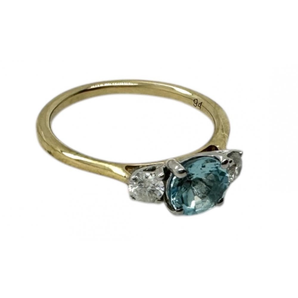 Ladies 9ct Gold Aquamarine and Diamond Ring