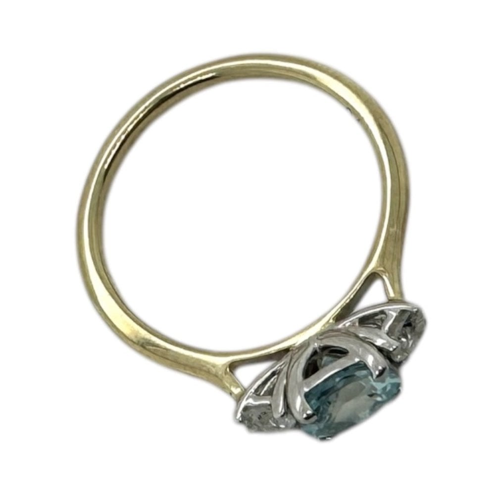 Ladies 9ct Gold Aquamarine and Diamond Ring
