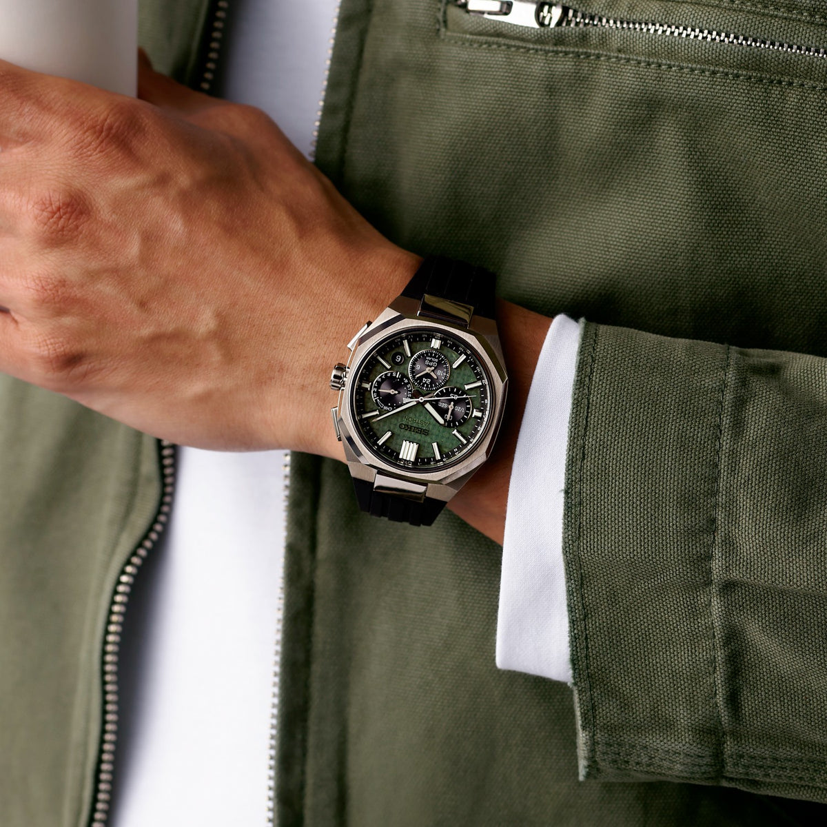 Gents Titanium GPS Solar Limited Edition Watch Crystal Green HAB005J1